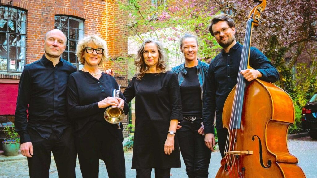 Das Iris Kramer Quartett und Hlin Pétursdóttir CC-BY | Günter Flenner